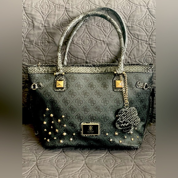 Guess Bags Guess Black Purse Like New Poshmark